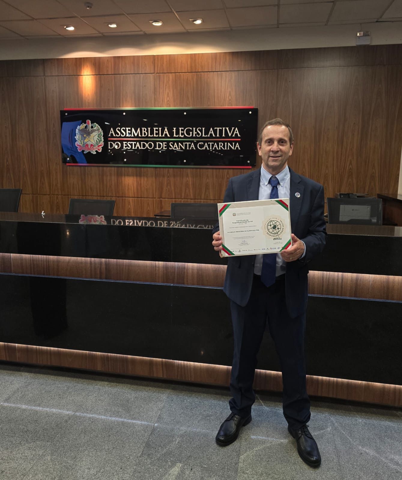 Alcaplas faz história em 2025 e conquista dupla vitória inédita em sustentabilidade e responsabilidade social em Santa Catarina